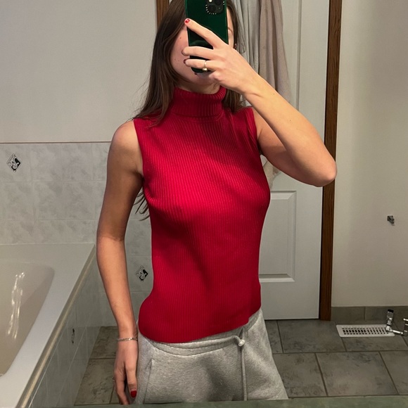 Vintage Red Turtleneck Sleeveless Top - Picture 2 of 5